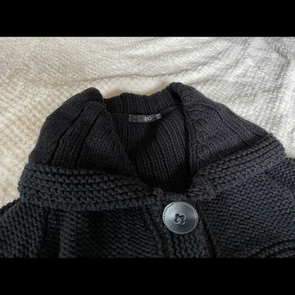 Long black Liu Jo knit with accent button - Picture 2 of 8
